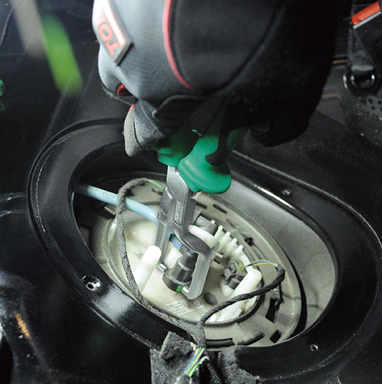 Pince pour connecteur de conduite de carburant JDBY0109 - photo 3